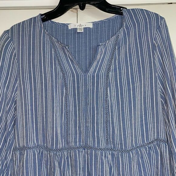 Fever’s 3/4 sleeve blouse (striped) - Picture 6 of 9